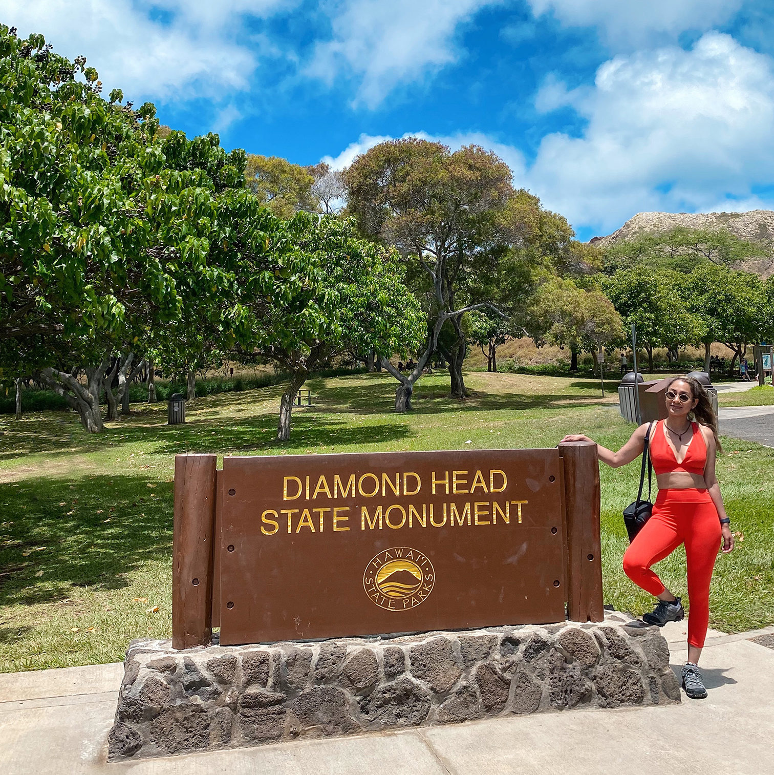 diamond head hike parking